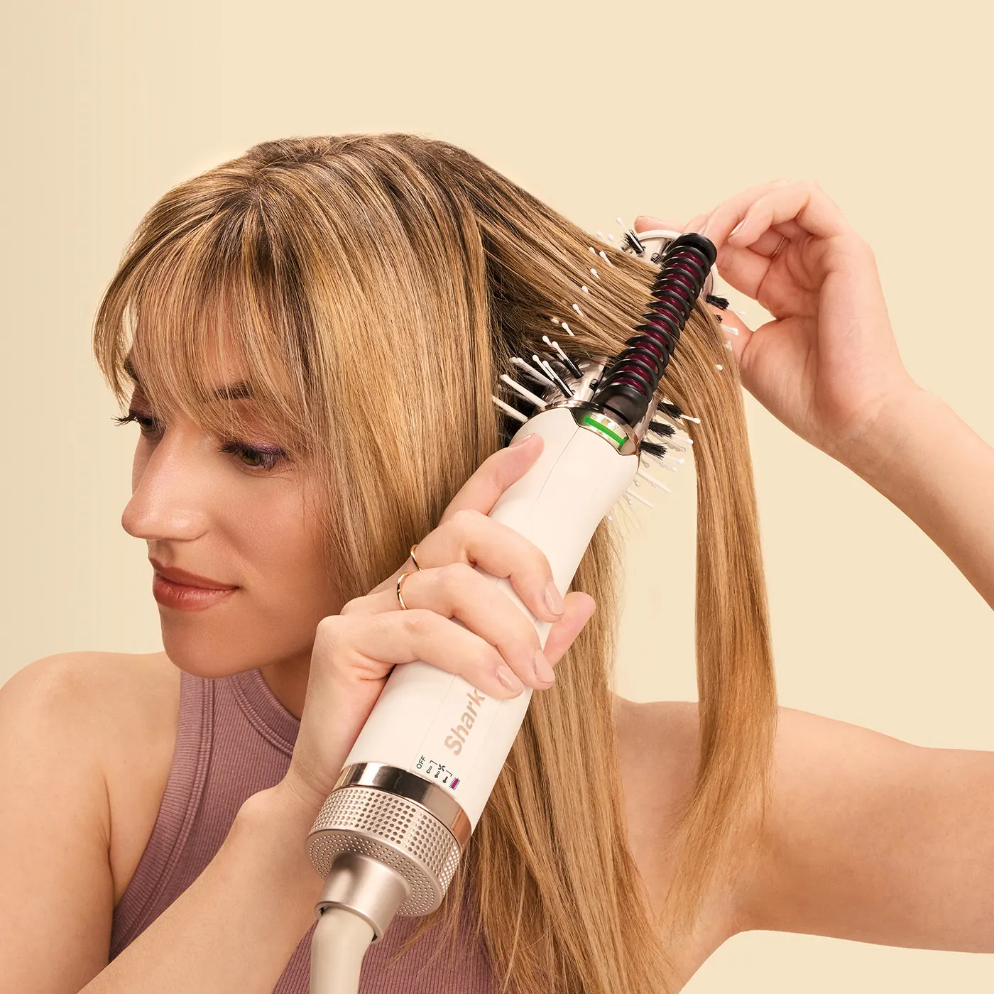 Shark-HT202Series-InUse-Brynna-PonyTail-3173