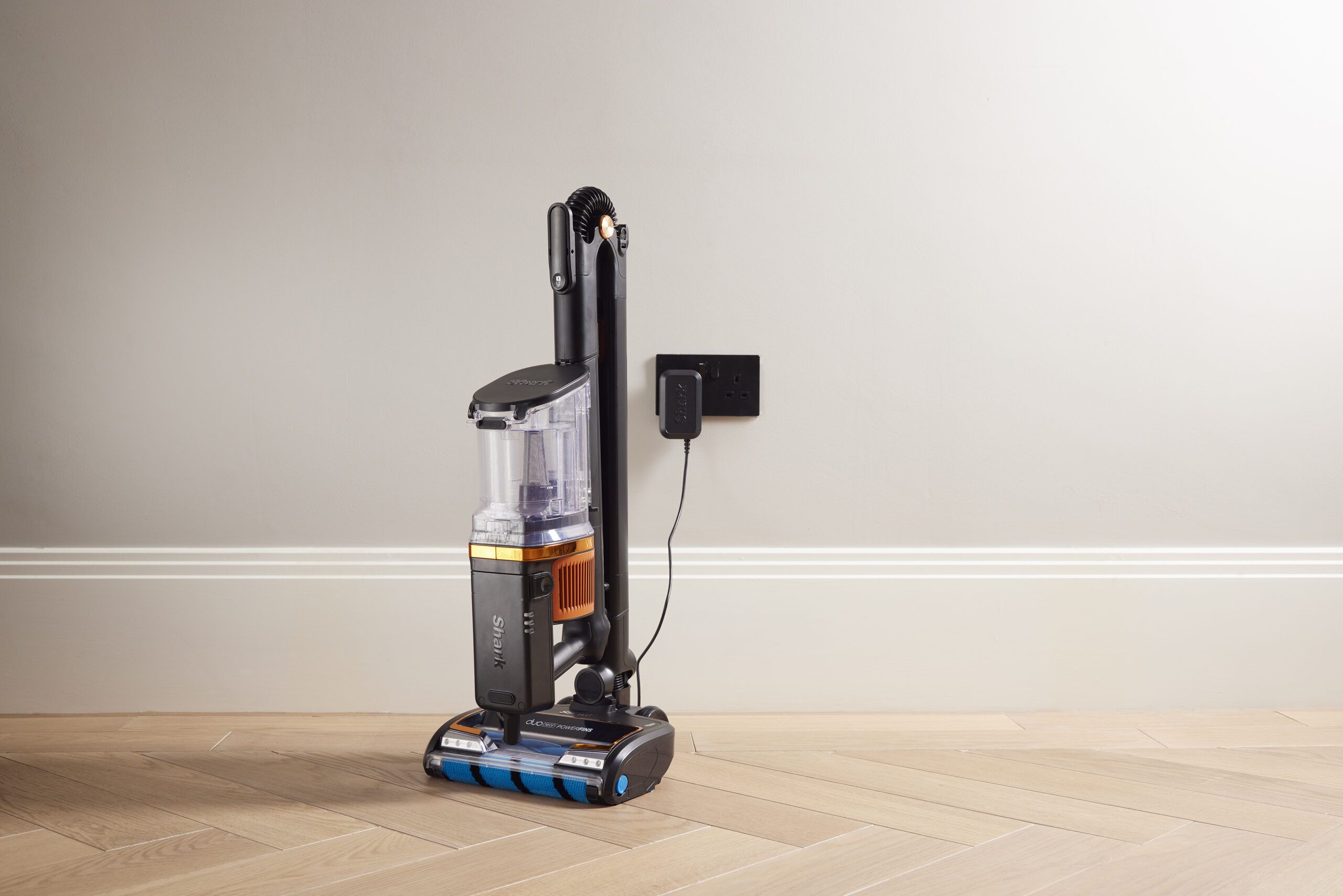 Shark-IZ300UK-ORANGE-PLUGIN