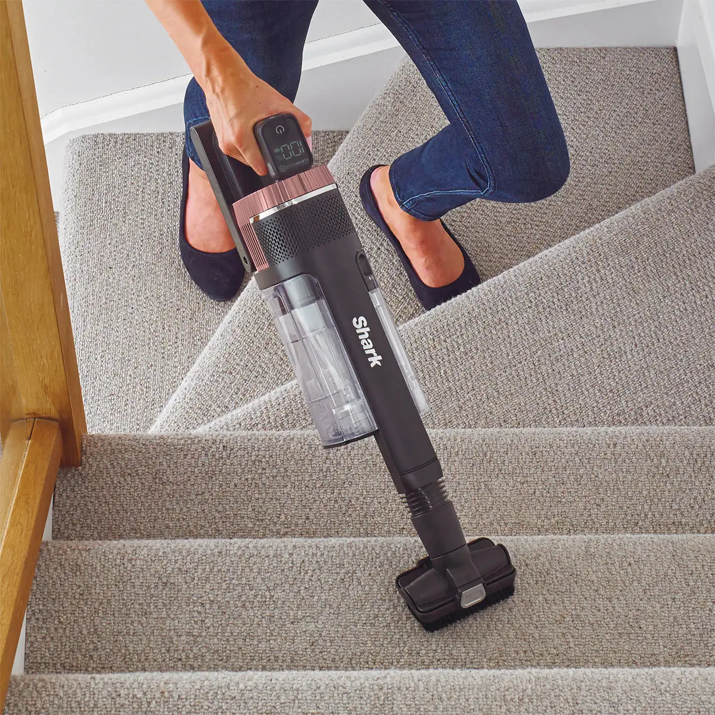 Shark-IZ400UK-In-Use-Stairs-Multi-Surface-Tool-Woman_copy